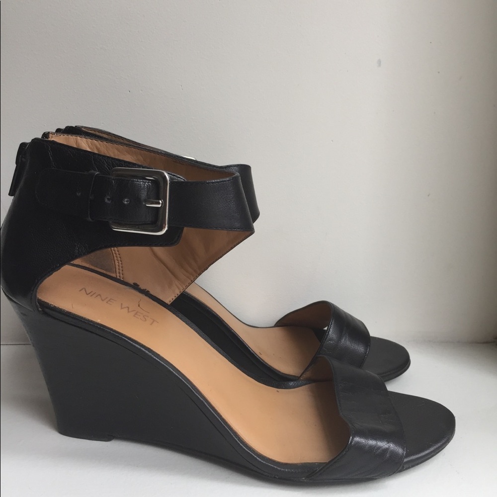 Nine West black leather platform shoes